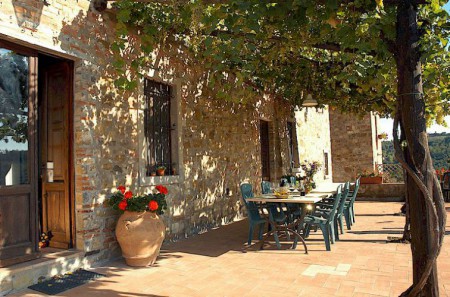 Tuscan villa vacation rental for 13 persons
